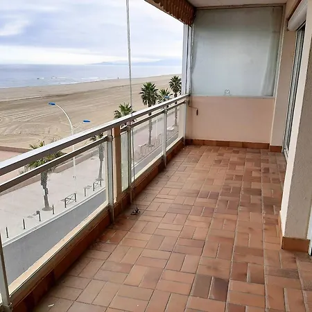 T2 Renove Face Avec Balcon Au Canet-plage, 4 Pers - Fr-1-696-127 *
